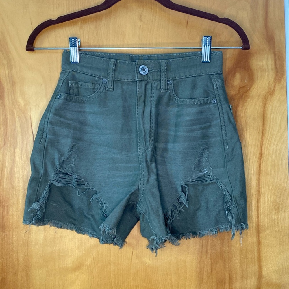American Eagle highest rise mom short